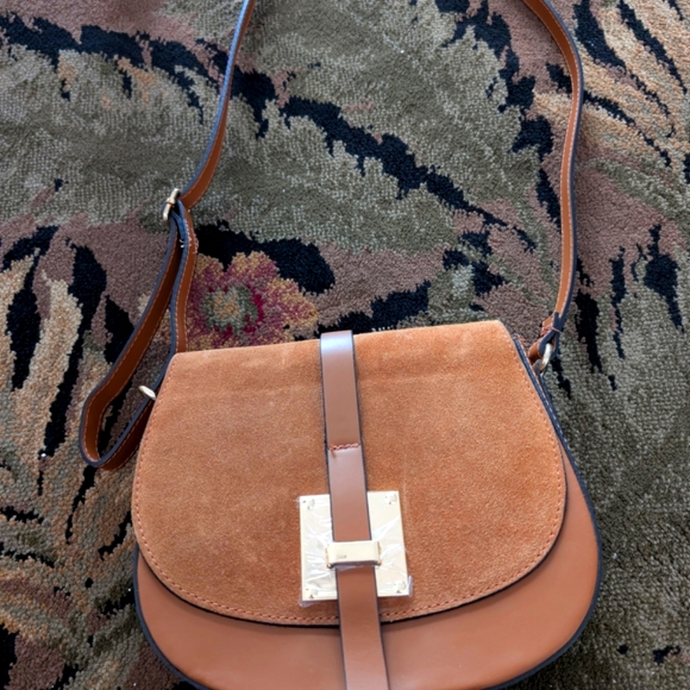 Elegant Tan Leather Italian Shoulder Bag